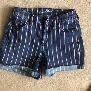 universal thread red white and blue shorts